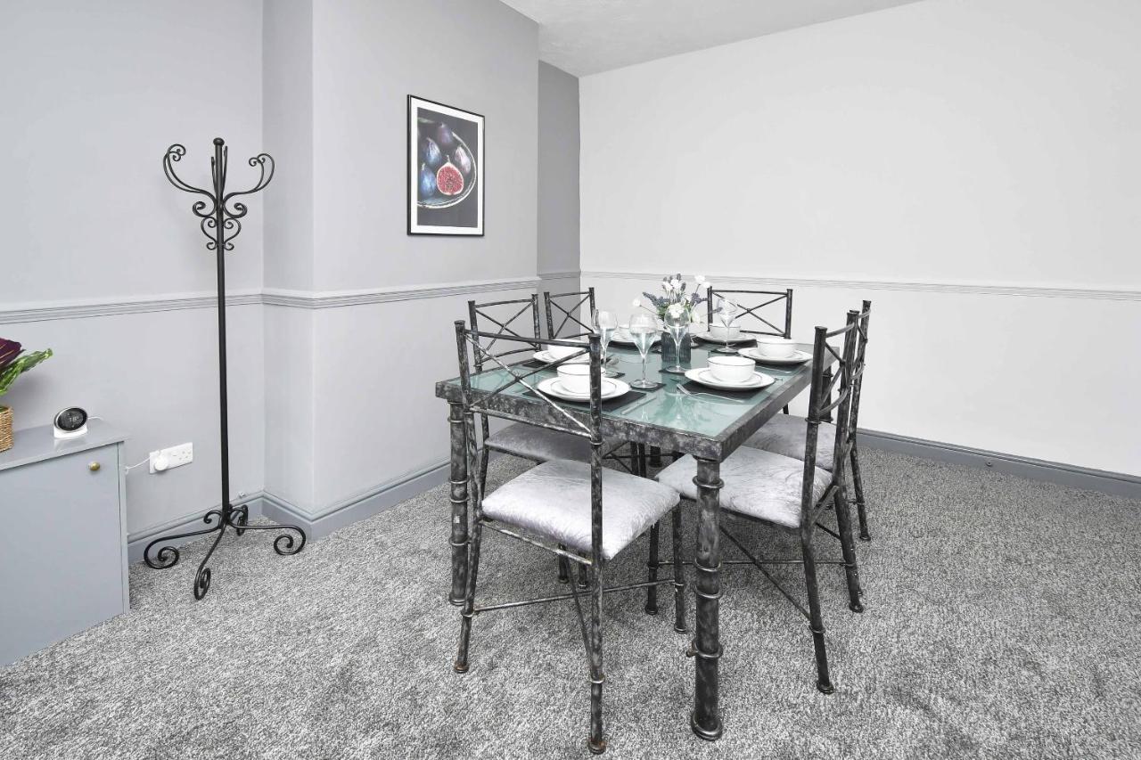 King'S Retreat By Yourstays - 4 Bedroom House In Stoke-On-Trent Bagian luar foto